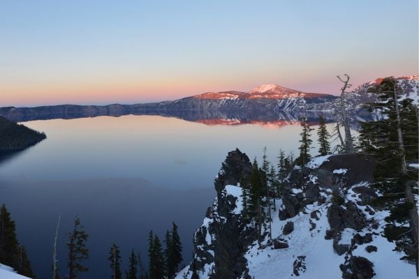 crater lake one of the most beautiful lakes in the america