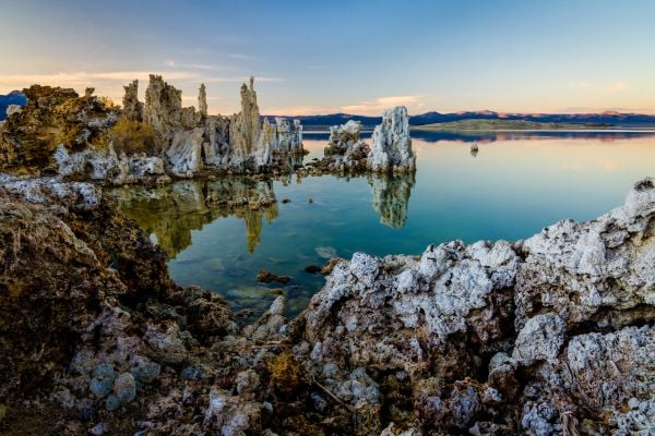 mono lake one of the most beautiful lakes in the america